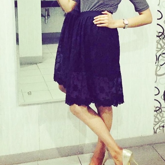 Lace Skirt/Colour Black - Picture 3 of 7